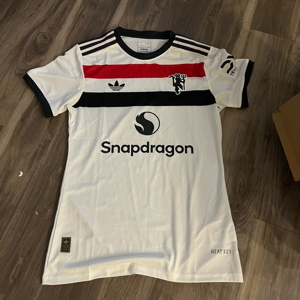 Manchester United 2024 Adidas Third Jersey Men’s Large